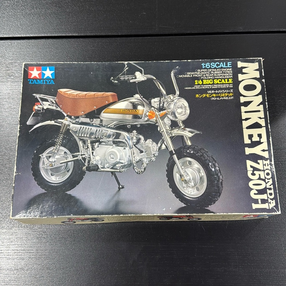 Tamiya 1/6 Scale Model Kit of Honda Monkey Z50J-I Limited Edition Chrome Plated